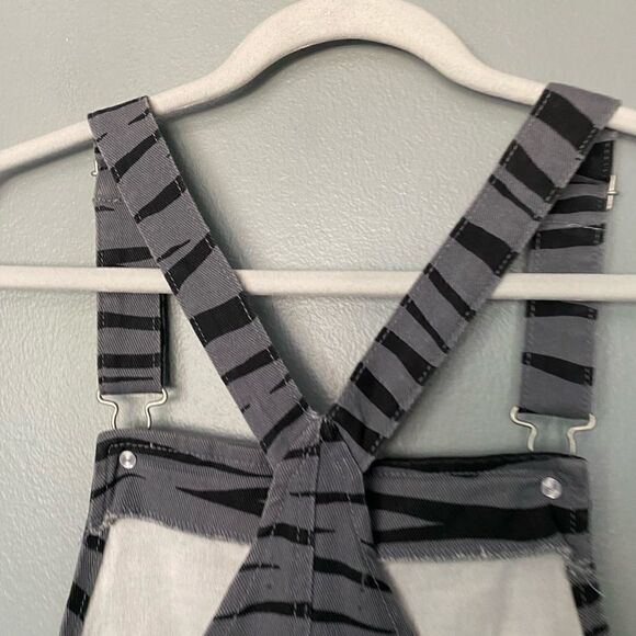 Material Girl tiger print overall skirt M - Picture 5 of 8